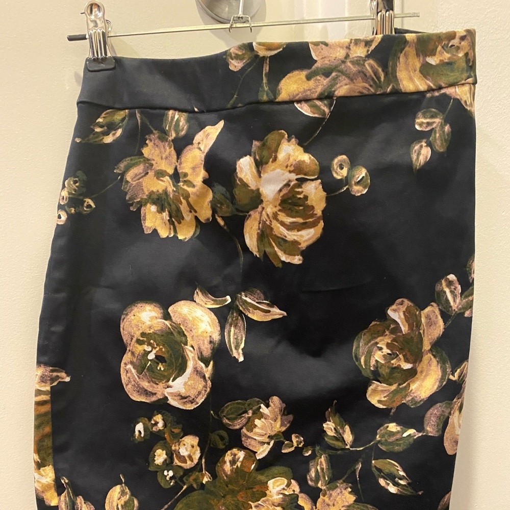 J Crew Pencil skirt in 0P